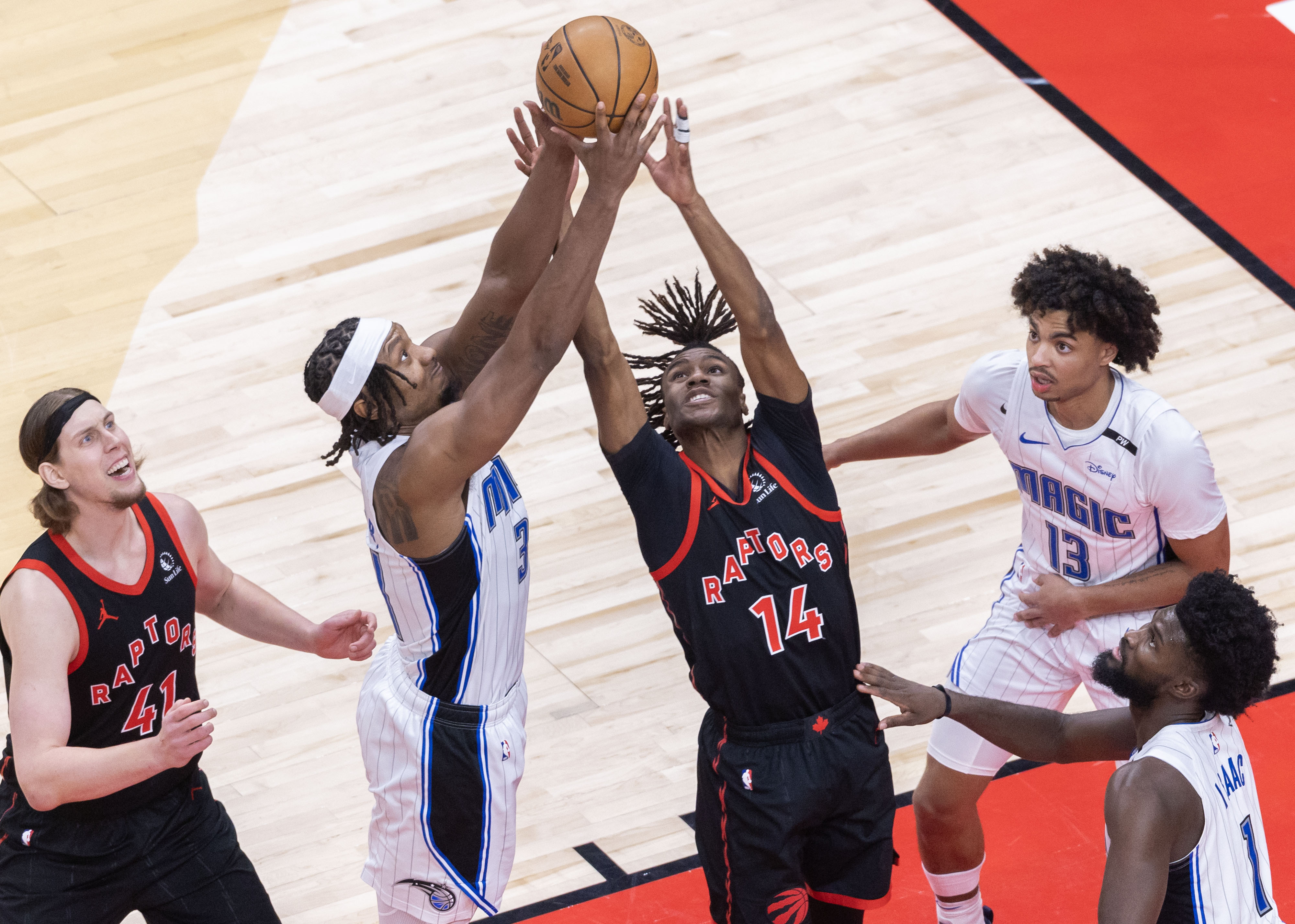 江南体育app关键时刻多伦多猛龙备战NBA常规赛金州勇士今晨完成体检，这操作让人直呼：丹佛掘金围绕英超伤情更新的简单介绍